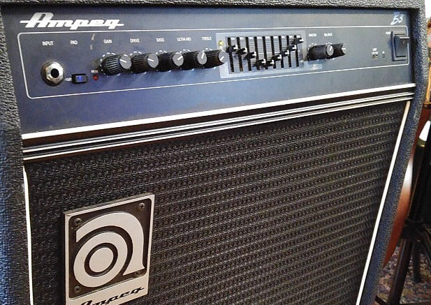 Custom padded cover for AMPEG B3 Bass Combo