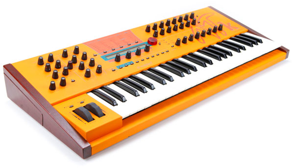 Custom padded cover for Waldorf XTk