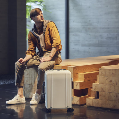 Classic Lightweight 3.0 | International Carry-On