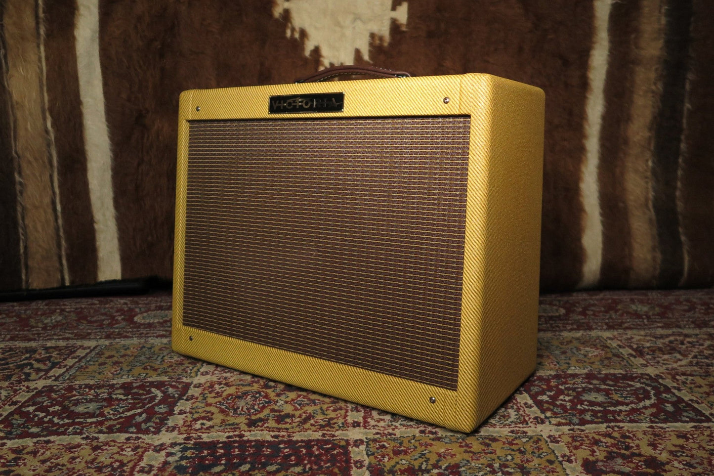 Custom padded cover for Victoria Amp Model 5112 Combo