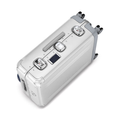 Pursuit Aluminum | Medium Travel Case